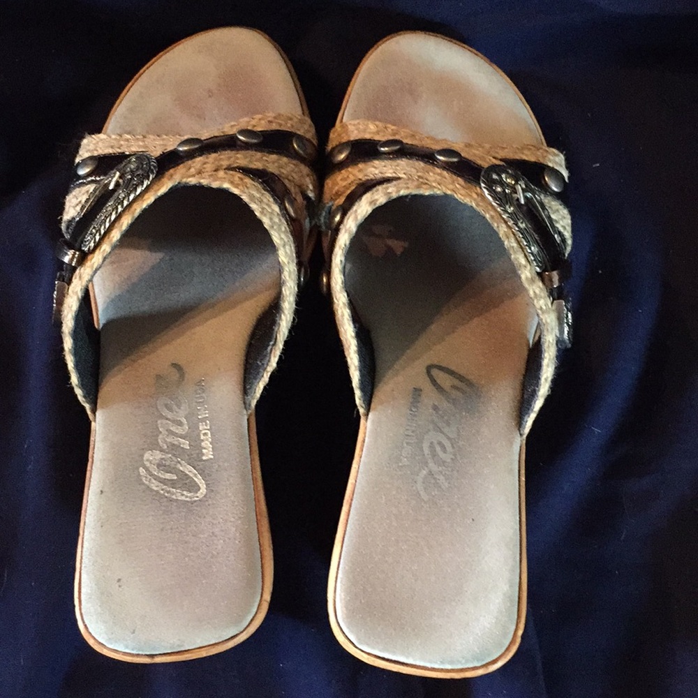 Onex sandals